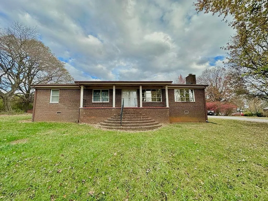 3 bed, 1885 sqft, $2,200 — Photo 1
