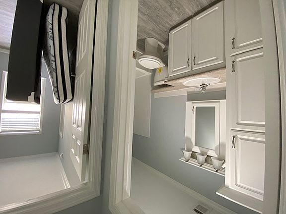 4th image of 460 Cary Ln #239