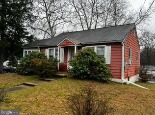 2 Woodview Rd, Delran, NJ 08075