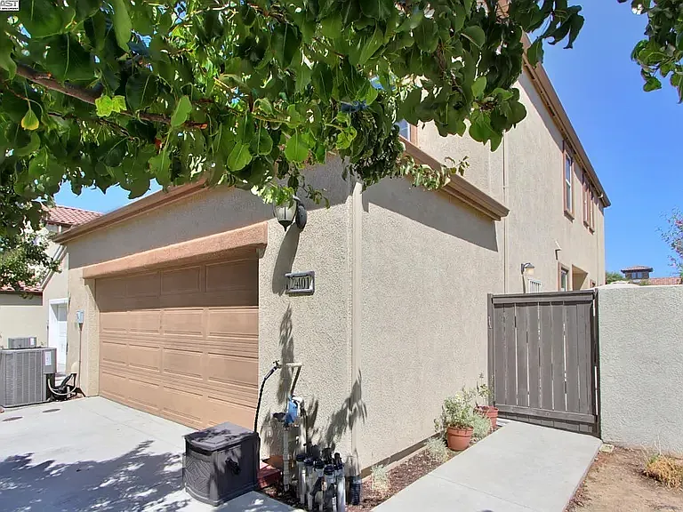 2401 Pleasant Grove Blvd — Photo 2