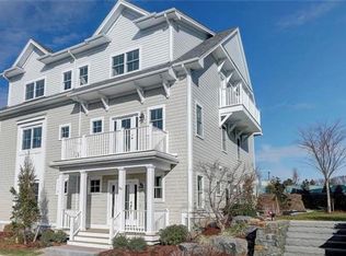 46 Kettle Point Ave, East Providence, RI 02914