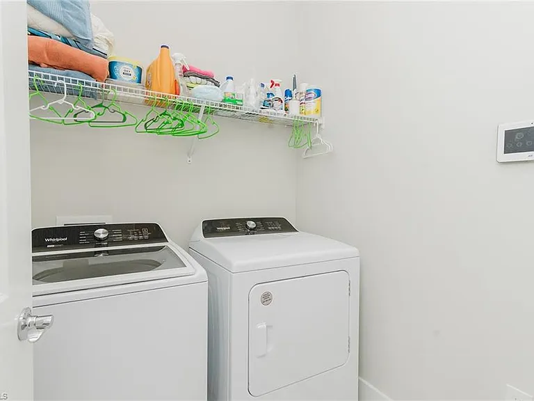 4302 Washington Pl — Photo 28