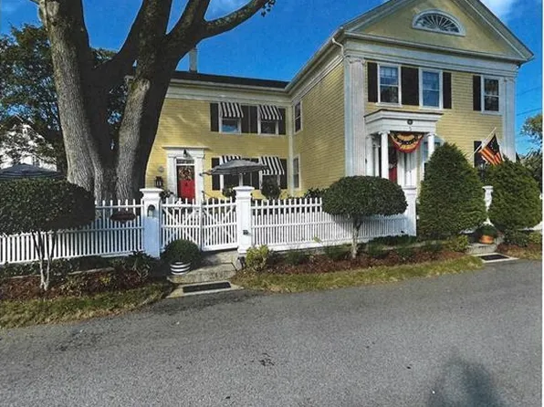 5 Stanton Place, Stonington, CT 06355