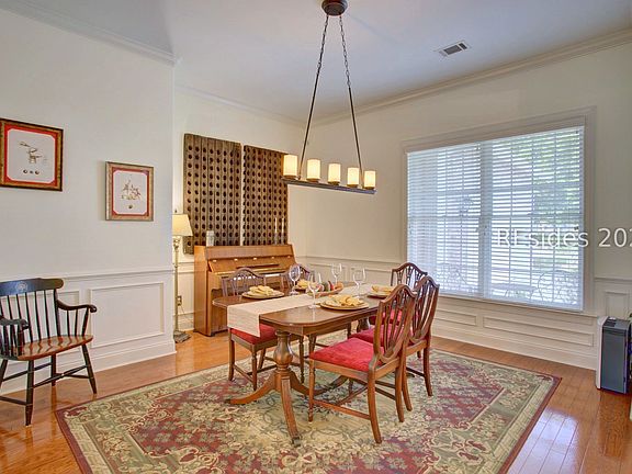 5th image of 578 Laurel Oak Avenue