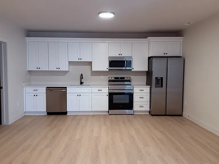 1128 W Gossamer Ln #BASEMENT — Photo 5