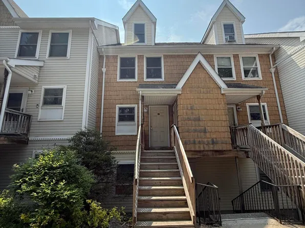 110 Parish Park Unit 19, East Stroudsburg, PA 18301