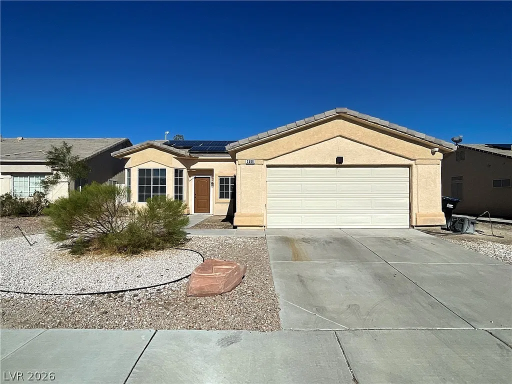 3 bed, 2.0 bath, 1505 sqft, $2,194 — Photo 1