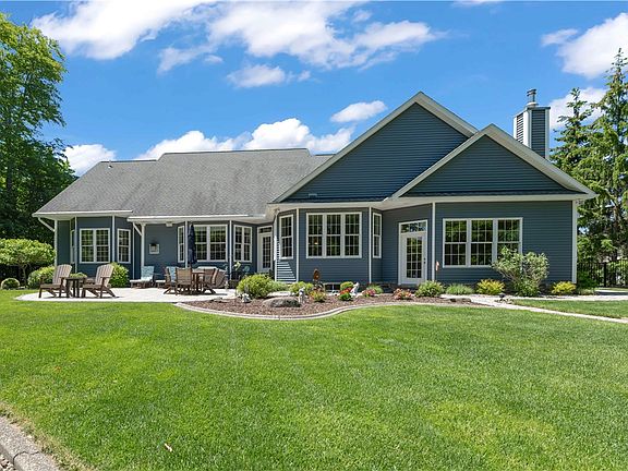 4th image of 24 Whisper Creek Ct
