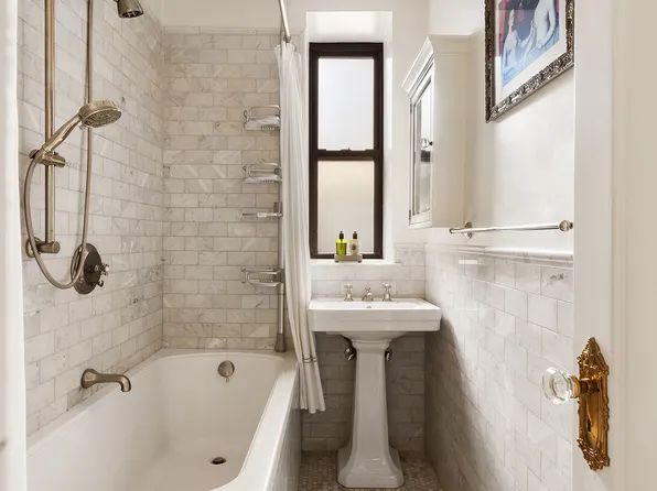 74 West 68th Street 7F image 6 of 6