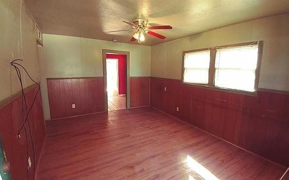 3rd image of 2523 Avenue F