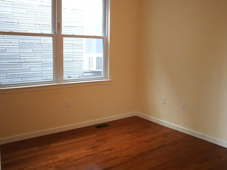 100 Harrison Ave #2R — Photo 12
