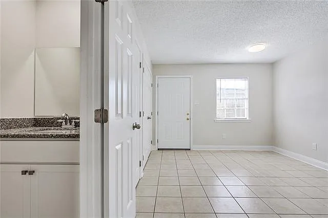 8897 Richmond Dr — Photo 10