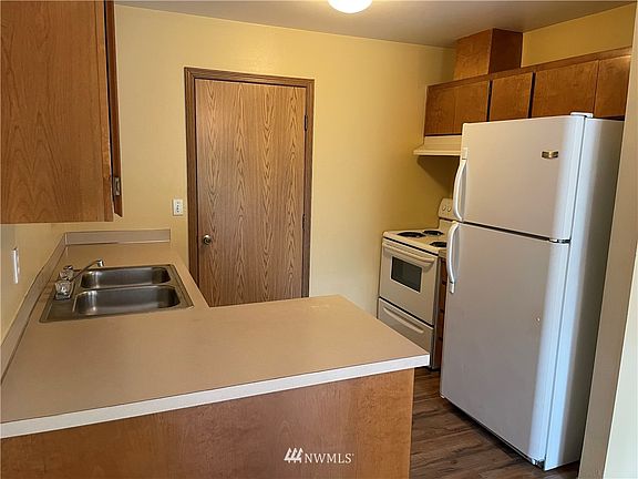 3rd image of 7104 7106 99th Street E