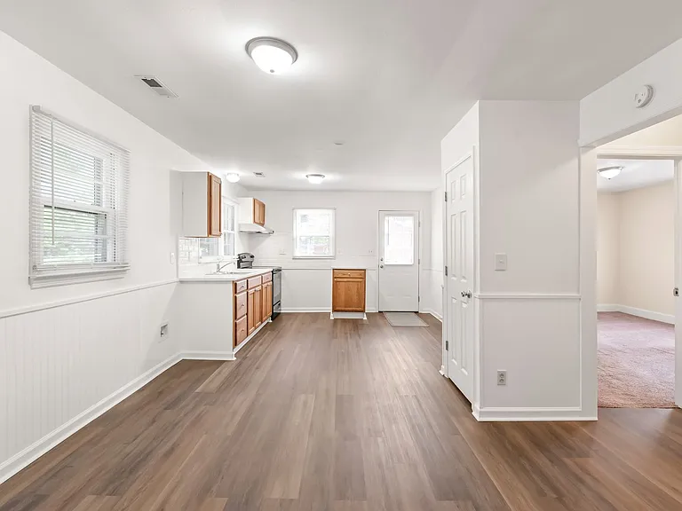 607 N Rocky River Rd — Photo 6