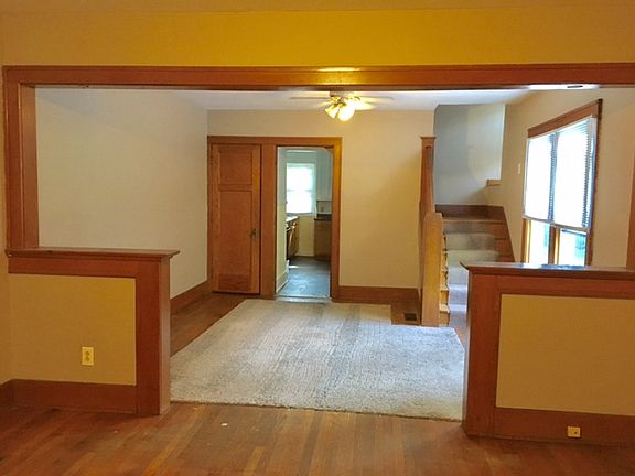 2nd image of 1934 Catalpa Dr