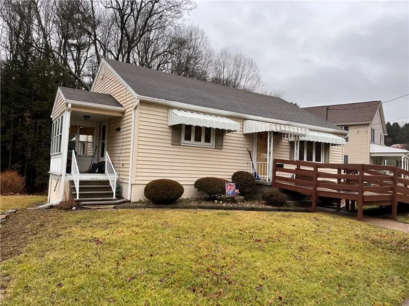 110 Scotland Ave, Punxsutawney, PA 15767