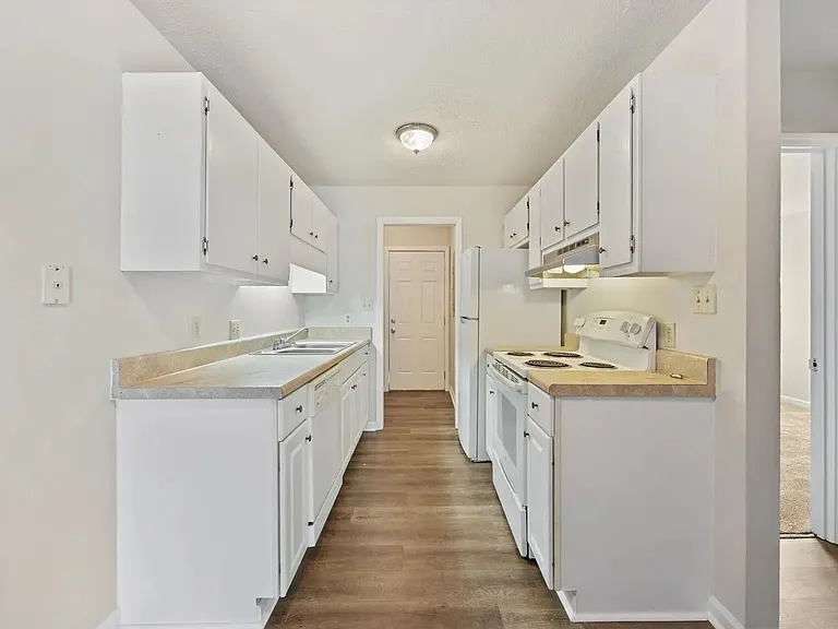 209 Cedar St #F2 — Photo 1