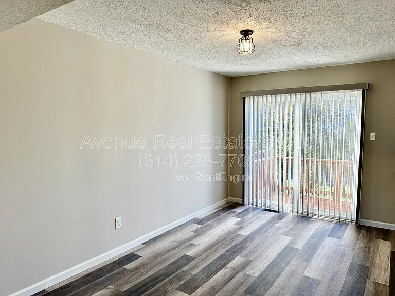 879 Delray Dr — Photo 3