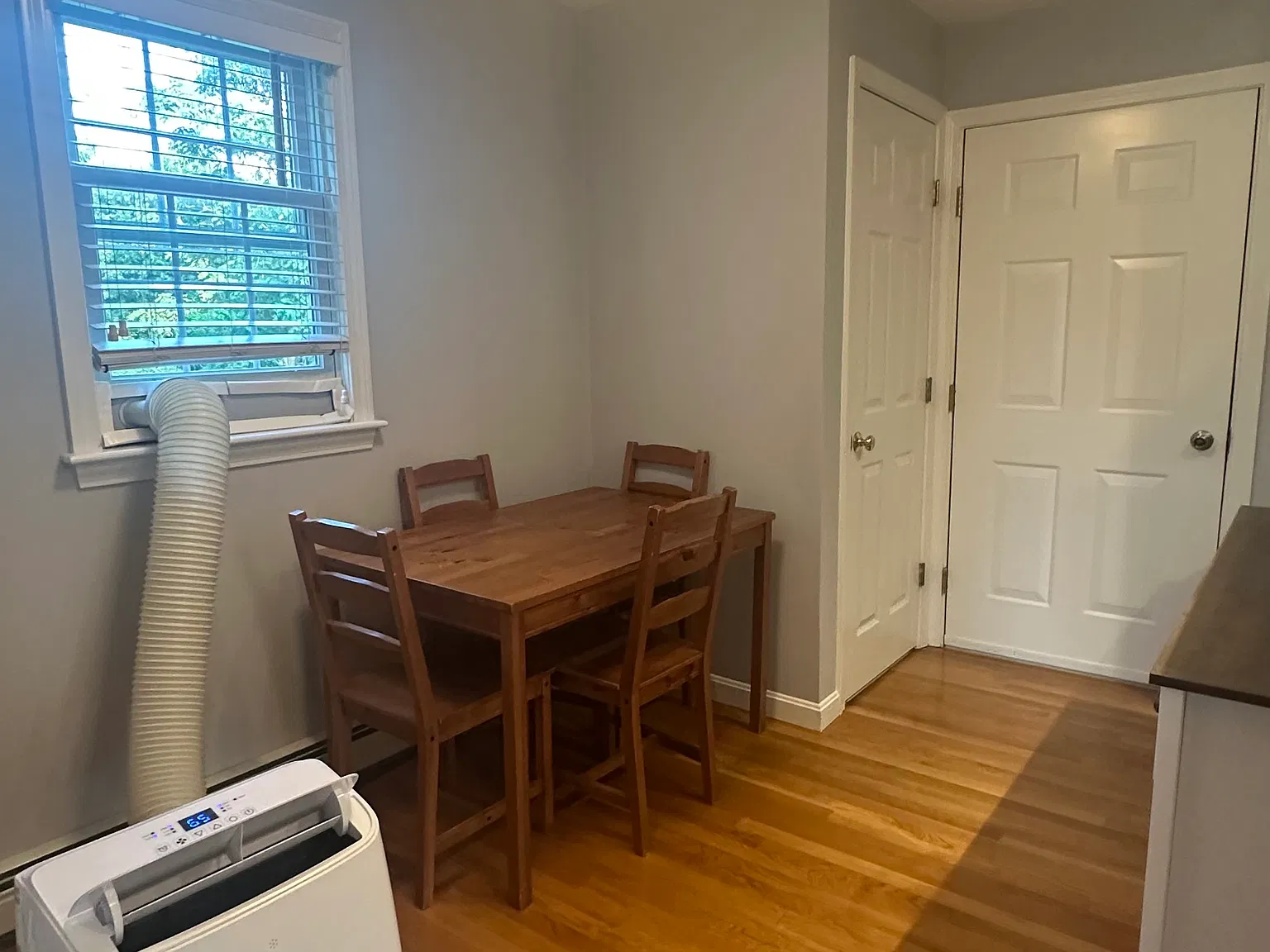 2 bed, 768 sqft, $2,600 — Photo 2