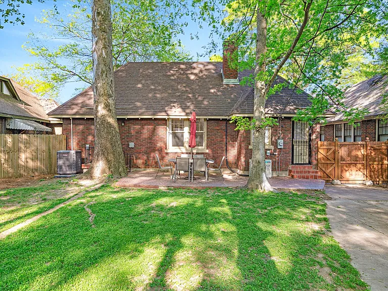 920 N Barksdale St — Photo 30