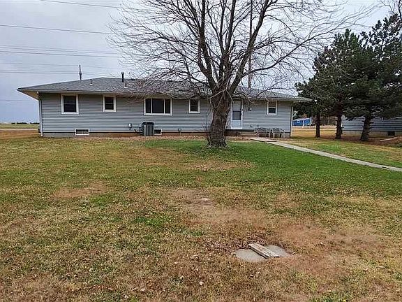 2nd image of 2328 W Blanchard Ave