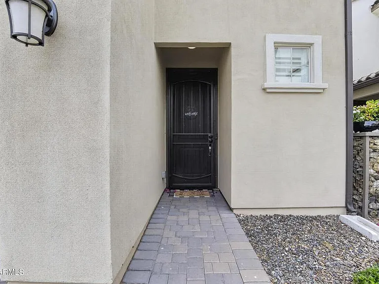 2419 W Gloria Ln — Photo 5