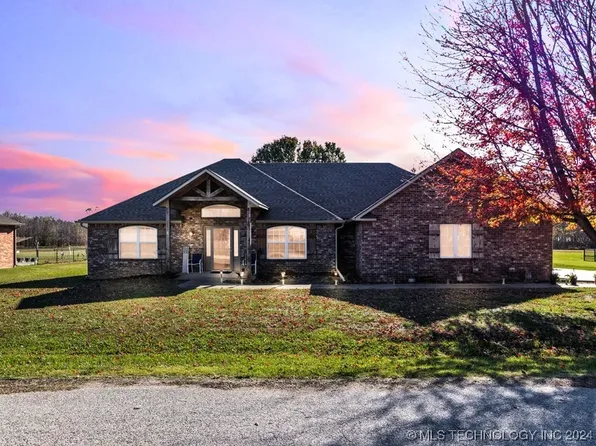 2402 Estates Dr, Grove, OK 74344
