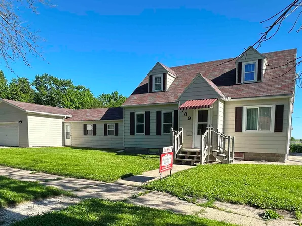 709 NE 5th St, Eagle Grove, IA 50533