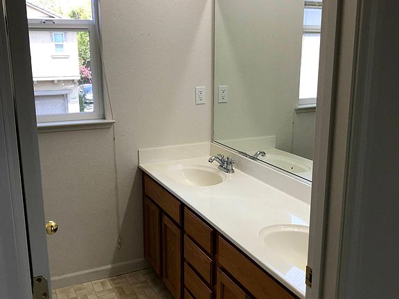 5th image of 5216 Vesta Cir