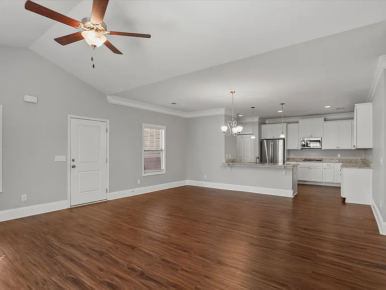 408 Senate St — Photo 3