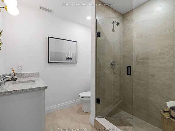 3rd image of 3817 Howard Ave #203