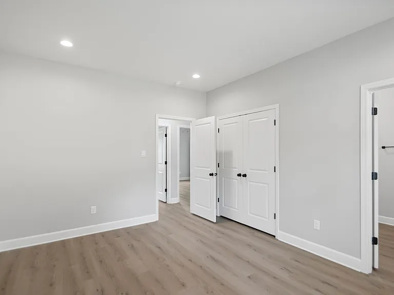 2311 Nichols Rd — Photo 32