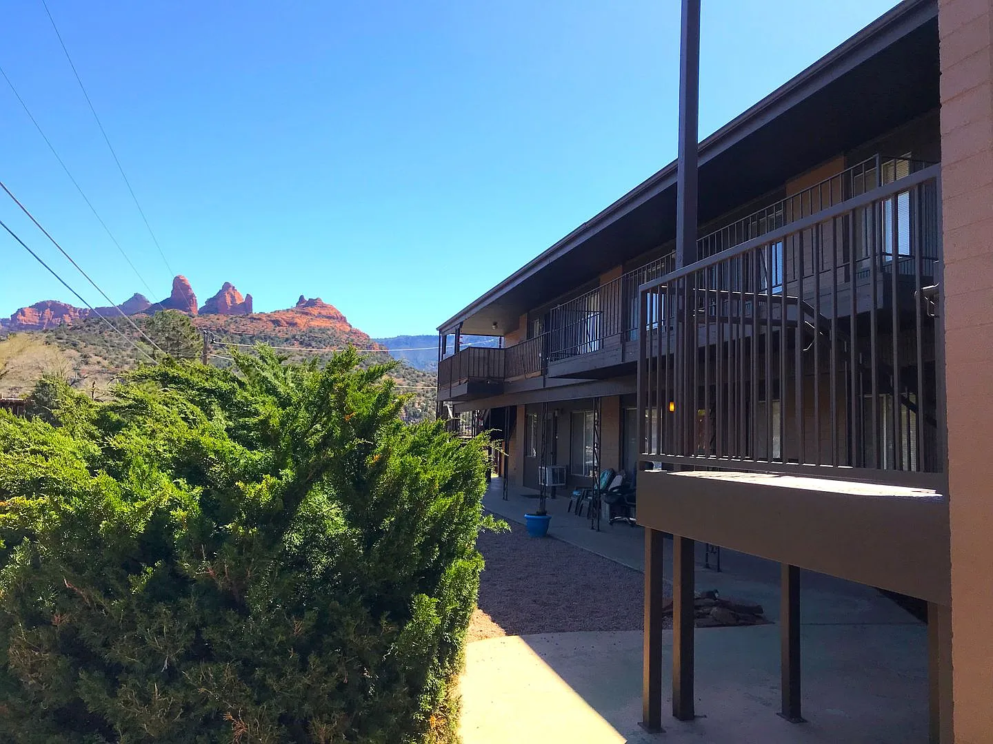 Move In Special!! Apartment - Uptown Sedona - Balcony With Red Rock Views — Photo 3