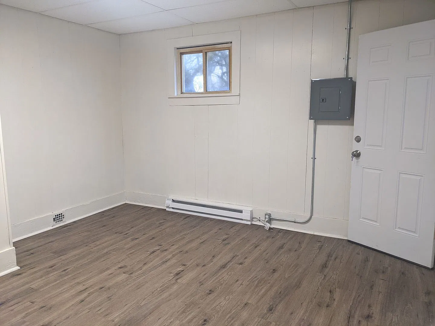 210 Pleasant Street, Ashland, OH 44805 - Studio Cottage — Photo 2