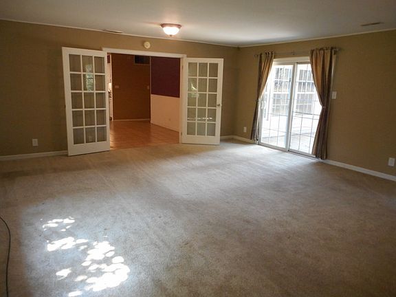 4th image of 8249 Kingsbury Dr
