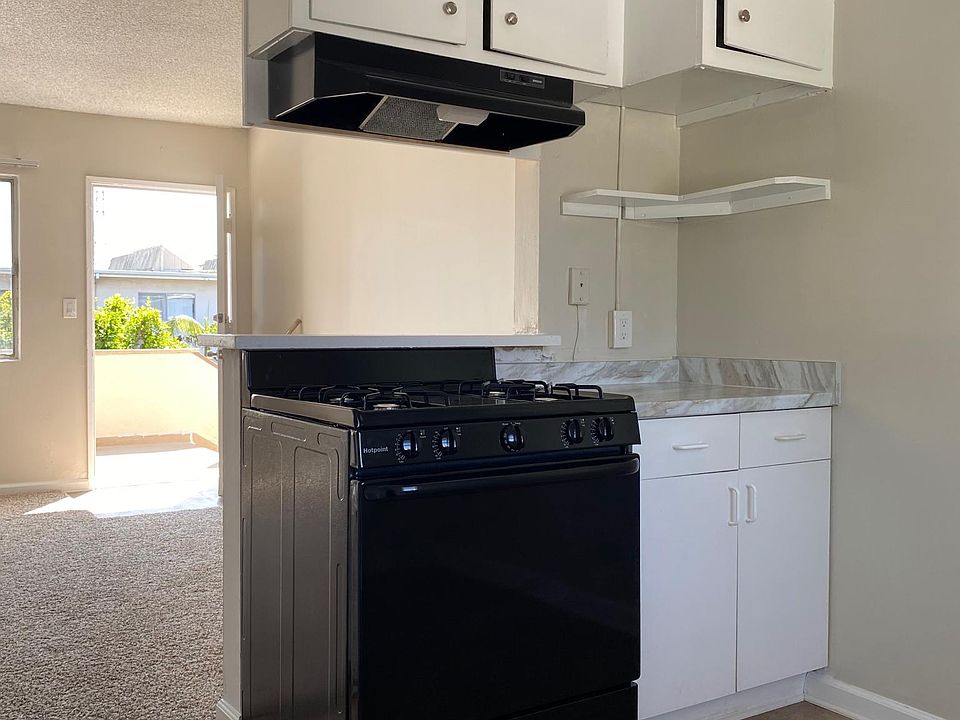 1st image of 7271 Plaza St #10