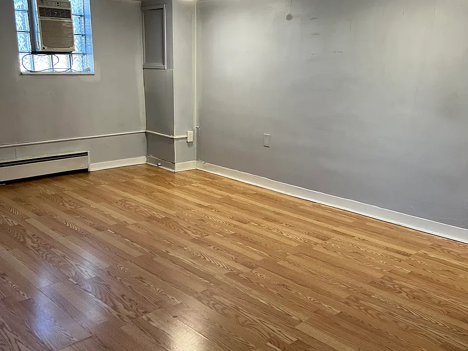 728 Summerlea St #BASEMENT