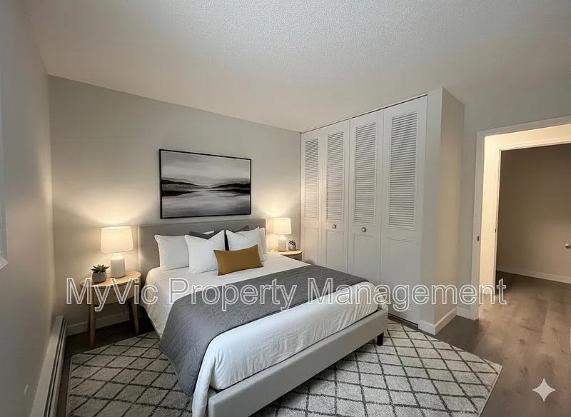 2 bed, 1.0 bath, $1,200 — Photo 2