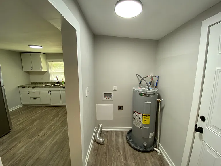 1810 Hemlock Ave — Photo 11