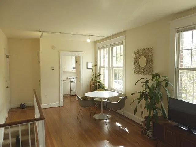 1685 Crescent Pl NW #3 — Photo 4