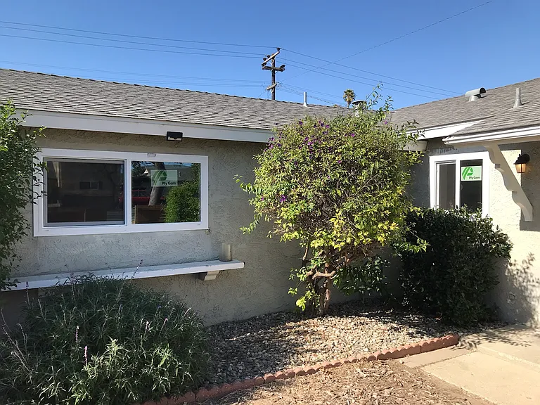 1127 E Donovan Rd — Photo 12