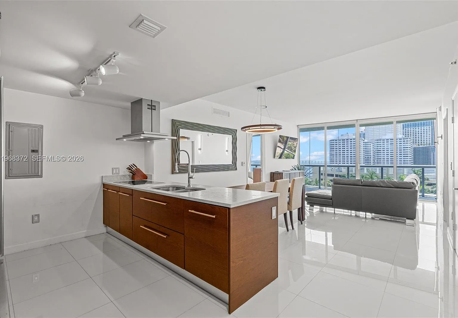 Icon Brickell No Two — Photo 1