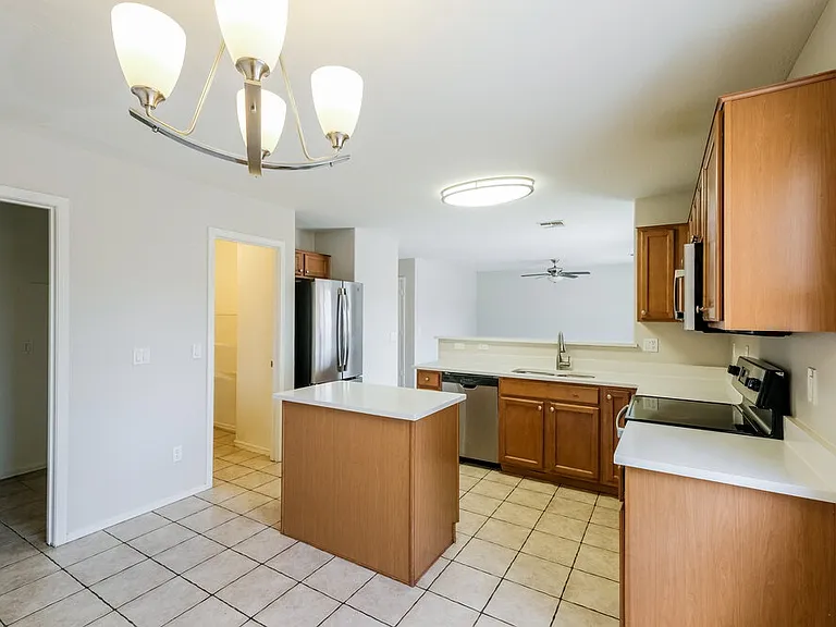 3202 S Justin Dr — Photo 8