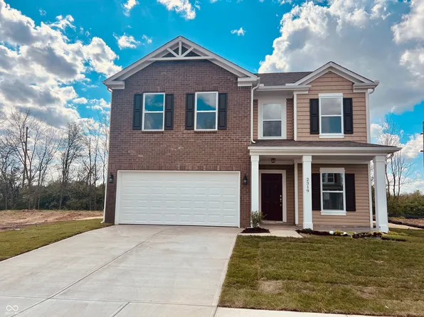 2319 N Liberty Lakes Dr, Greensburg, IN 47240