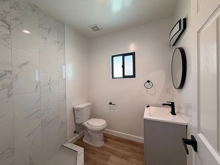 1583 W 29th St — Photo 11