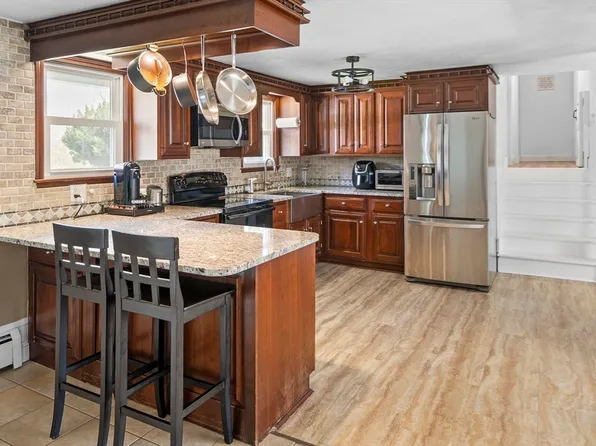 118 North St, Grafton, MA 01519
