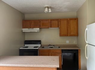 708 Dondee Dr APT 10, Manhattan, KS 66502