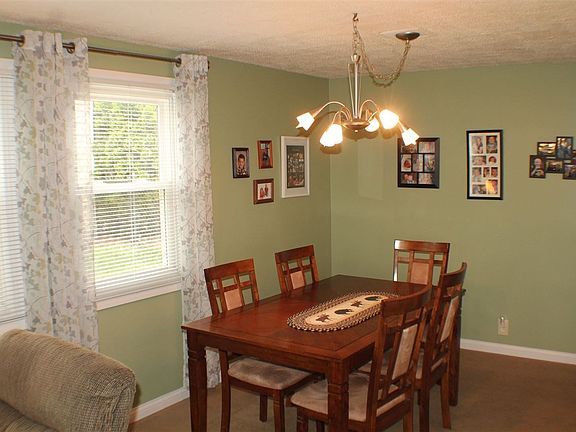5th image of 1604 Hilltop Dr