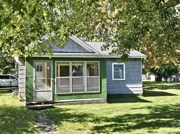 36 Preston St, Coldwater, MI 49036