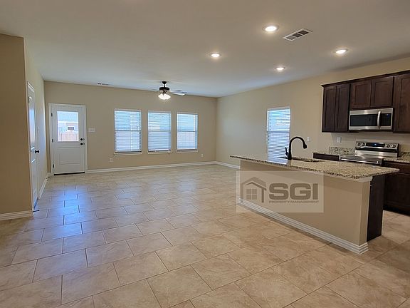 3rd image of 123 Canales Cir